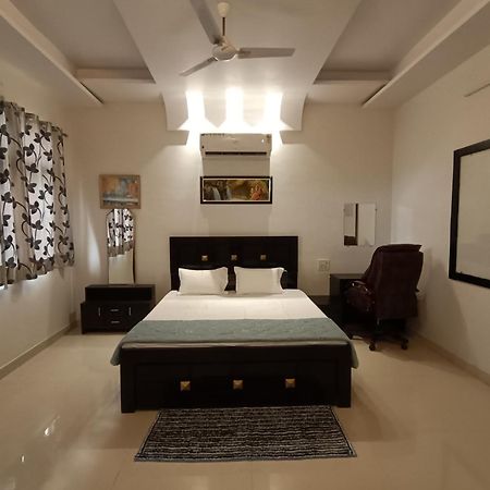 Leela Homestay Jabalpur - Lily - 2 Bhk Luxury Appartment Extérieur photo