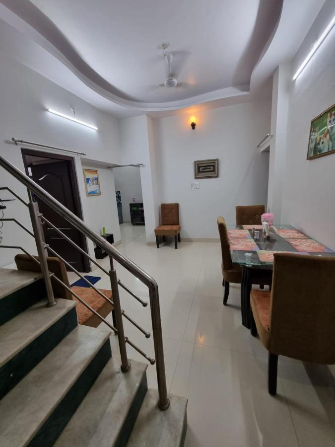 Leela Homestay Jabalpur - Lily - 2 Bhk Luxury Appartment Extérieur photo
