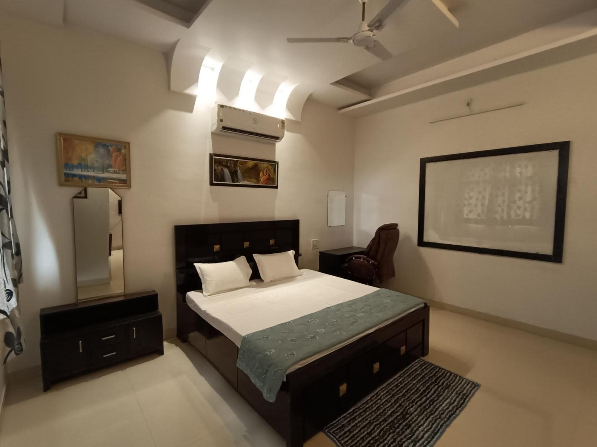 Leela Homestay Jabalpur - Lily - 2 Bhk Luxury Appartment Extérieur photo