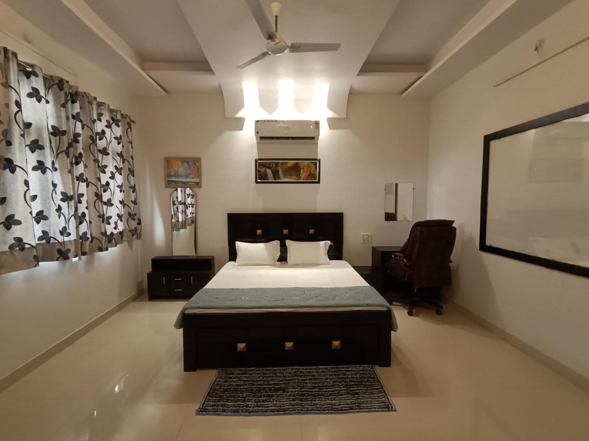 Leela Homestay Jabalpur - Lily - 2 Bhk Luxury Appartment Extérieur photo
