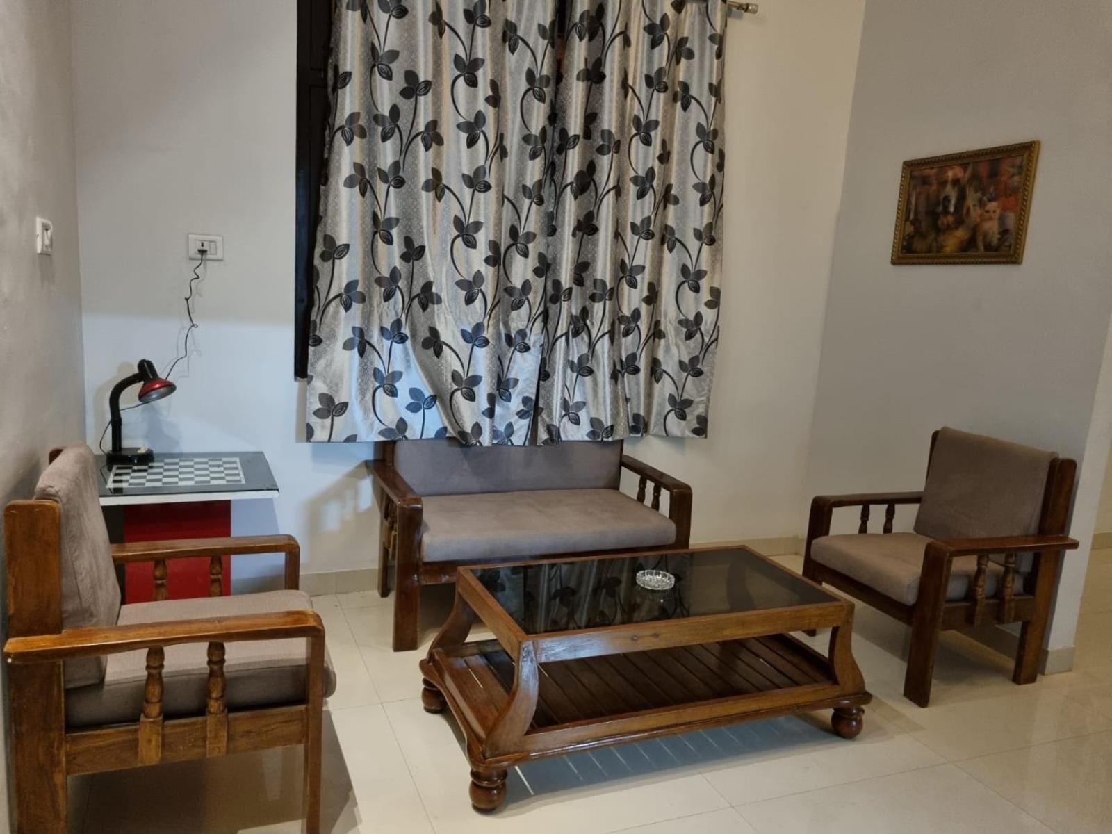 Leela Homestay Jabalpur - Lily - 2 Bhk Luxury Appartment Extérieur photo