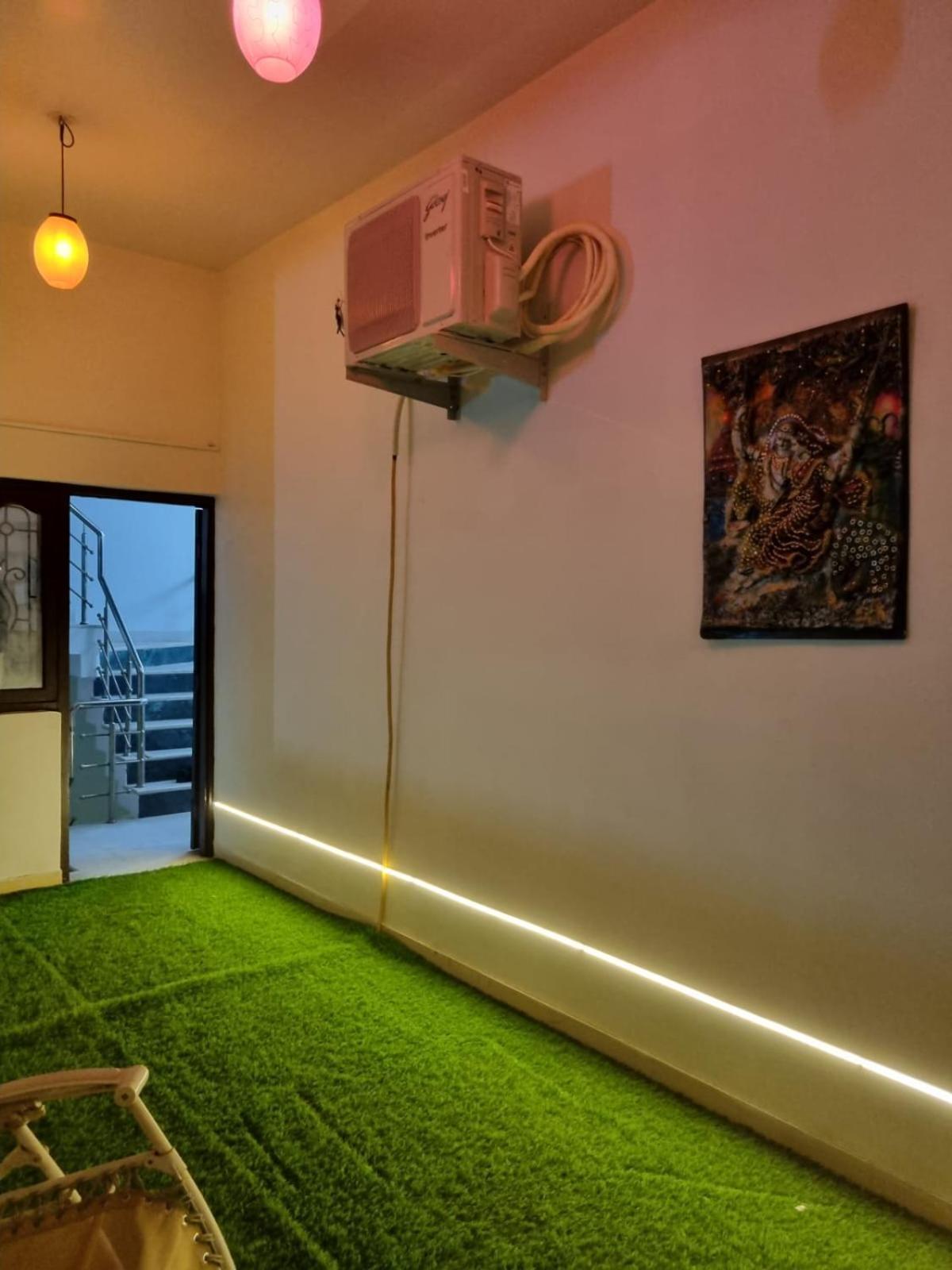 Leela Homestay Jabalpur - Lily - 2 Bhk Luxury Appartment Extérieur photo
